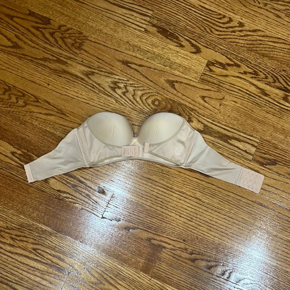 Strapless bra